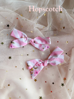 Load image into Gallery viewer, Victoria Bows
