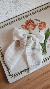 Romantique Bow || Postcards from Prague
