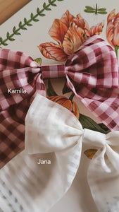 Romantique Bow || Postcards from Prague