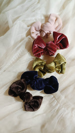 Load image into Gallery viewer, Farfalle Bow Pair || Velvet
