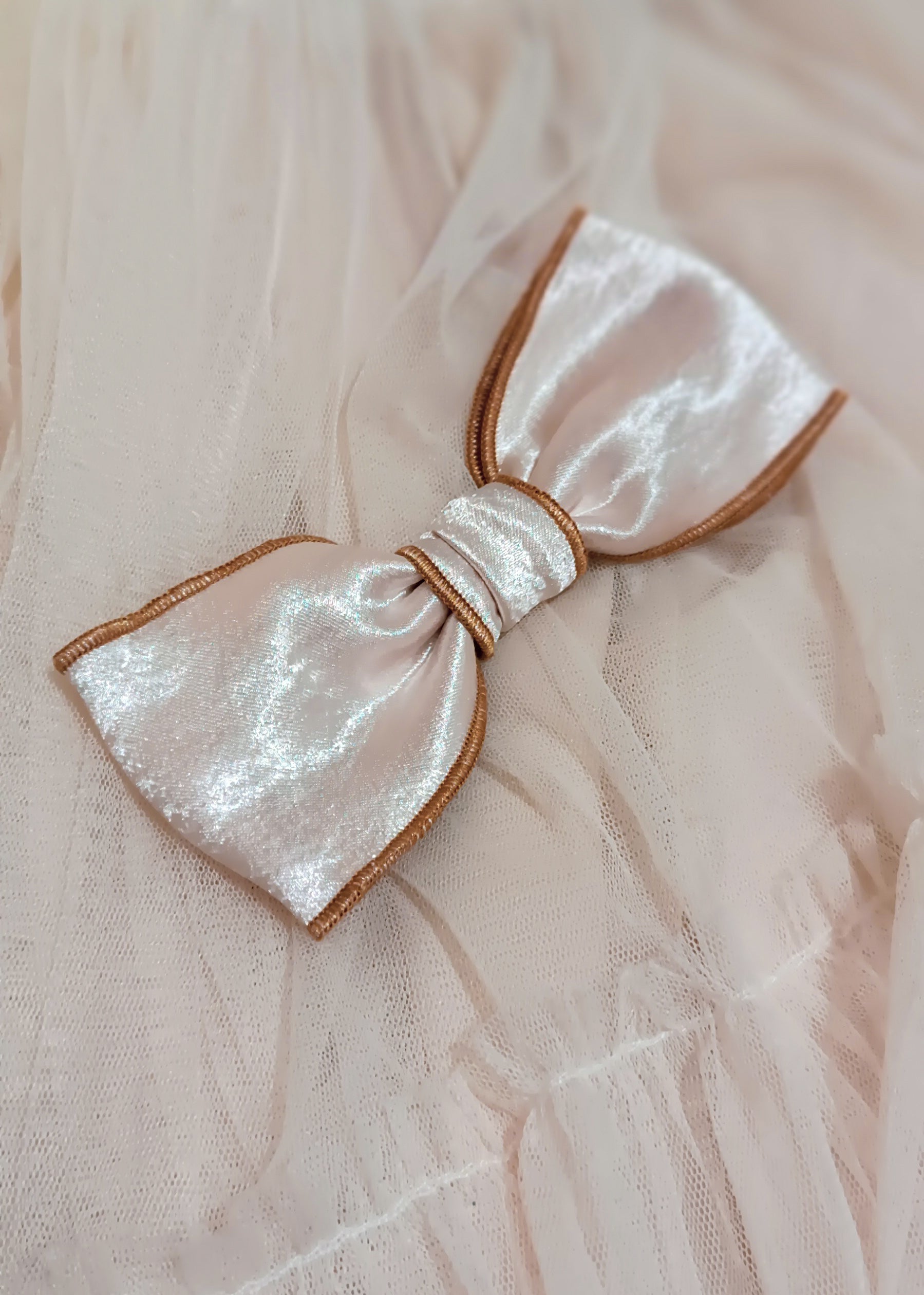 Pearlesque Bow